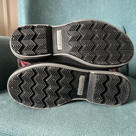 Propét Lumi Tall Lace Waterproof winter boot, size 10 Wide. - Picture 5 of 13